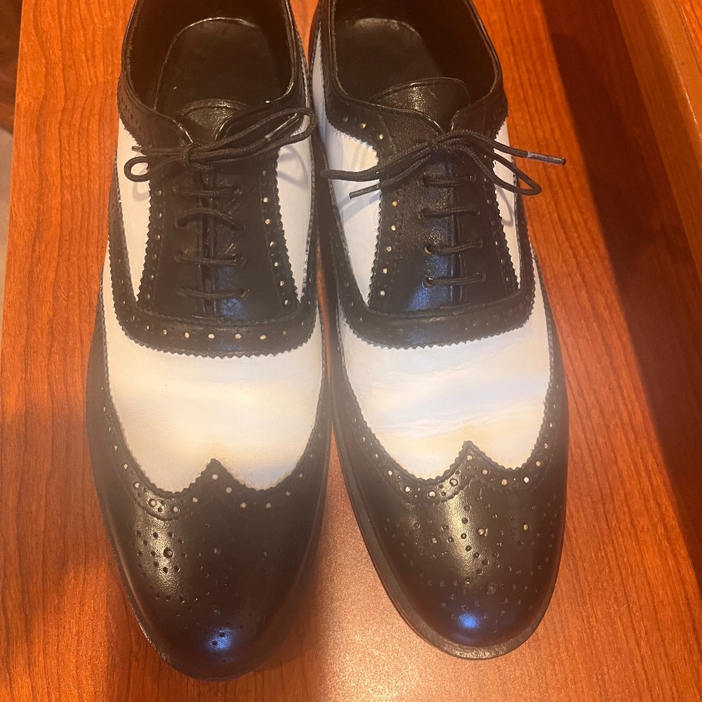 Black/white spectators, size 9